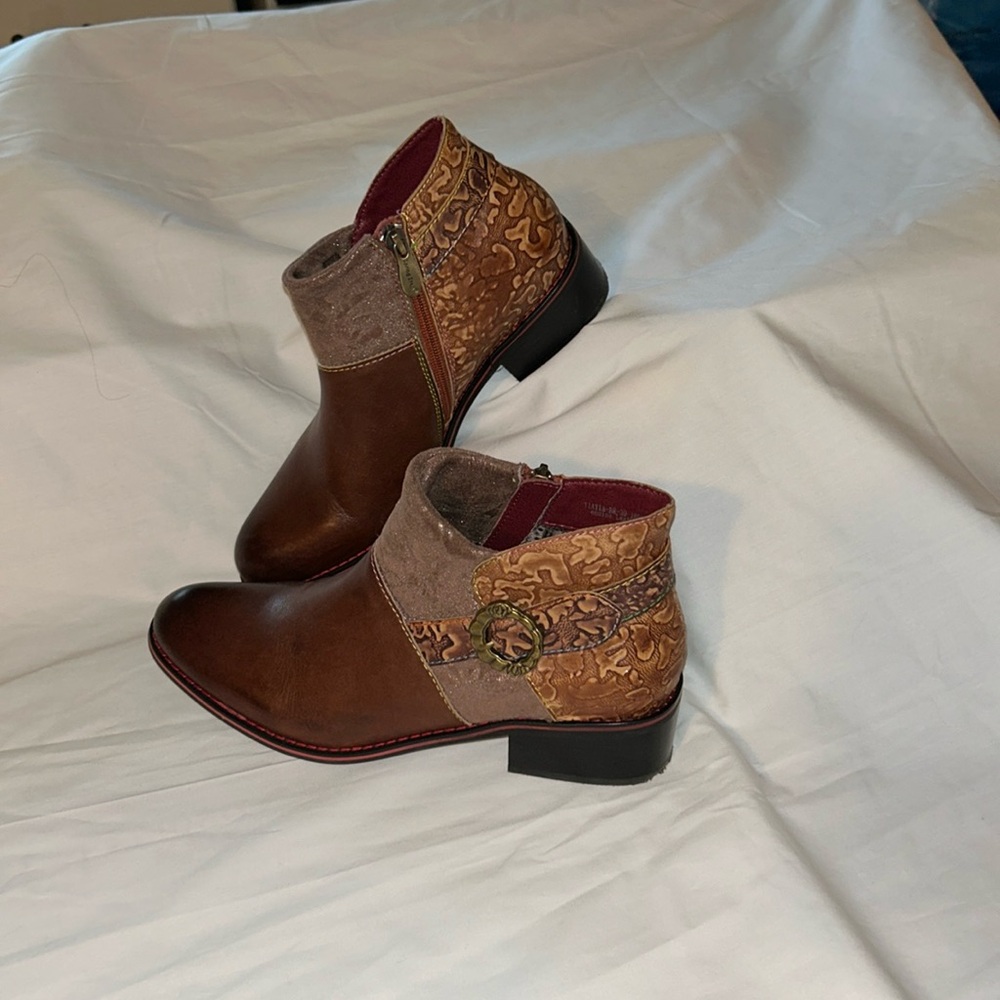 L’artitse By Spring Step Tiatia Leather Buckle Booties Brown Sz 39EU/8.5US NWOT